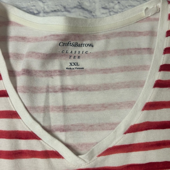 Croft & Barrow Red and White Striped VNeck, Short Sleeve Tee. Size XXL. - Picture 2 of 7